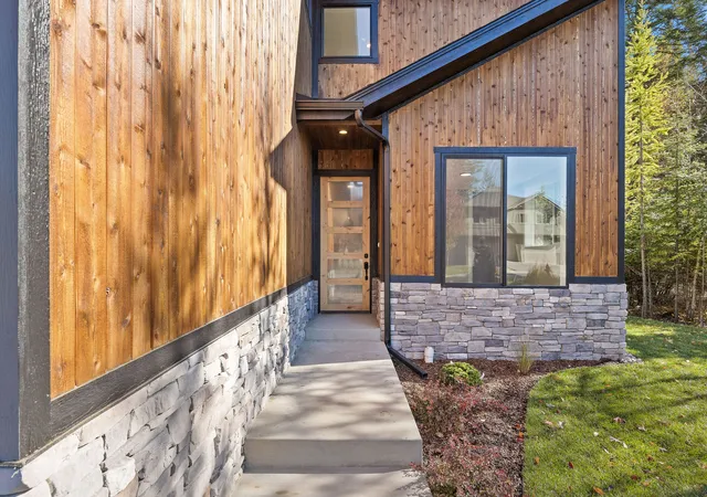 Photo 2 of Single family home for sale at 248 Oakmont Loop, Columbia Falls, MT 59912 | MLS# 30079934 | Listing updated on 2026-10-19