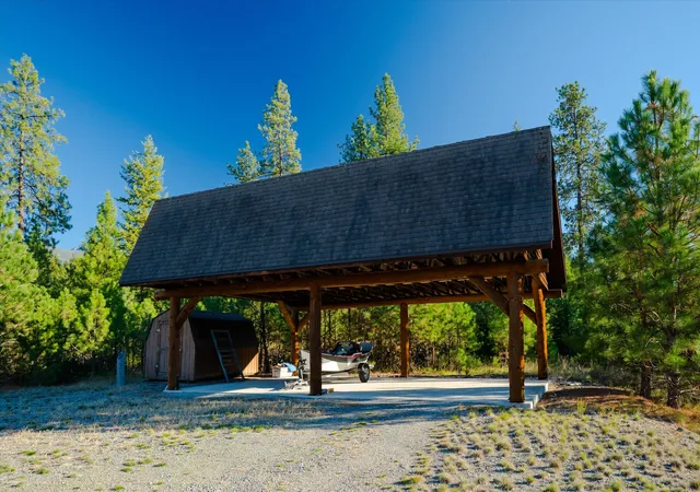 Photo 4 of Single family home for sale at 17132 US Hwy 2, Troy, MT 59935 | MLS# 30079837 | Listing updated on 2026-10-19