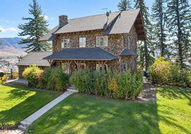 Photo 2 of Single family home for sale at 600 W Gold St, Butte, MT 59701 | MLS# 30080003 | Listing updated on 2026-10-19