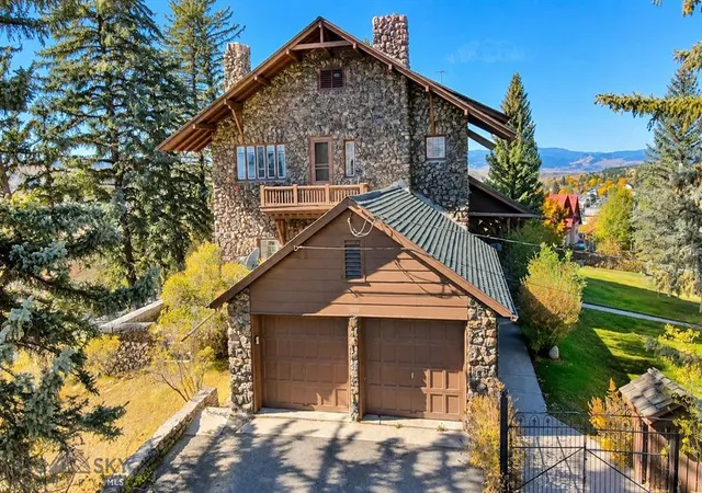 Photo 4 of Single family home for sale at 600 W Gold St, Butte, MT 59701 | MLS# 30080003 | Listing updated on 2026-10-19