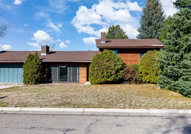 Photo 1 of Single family home for sale at 9 Bittersweet Dr, Butte, MT 59701 | MLS# 30079936 | Listing updated on 2026-10-20