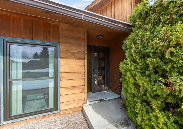 Photo 3 of Single family home for sale at 9 Bittersweet Dr, Butte, MT 59701 | MLS# 30079936 | Listing updated on 2026-10-20
