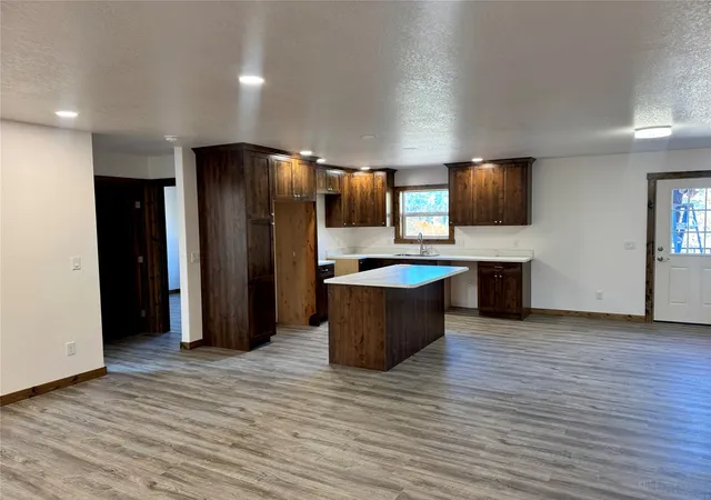 Photo 4 of Single family home for sale at 219 N Gallatin St, Thompson Falls, MT 59873 | MLS# 30079906 | Listing updated on 2026-10-20