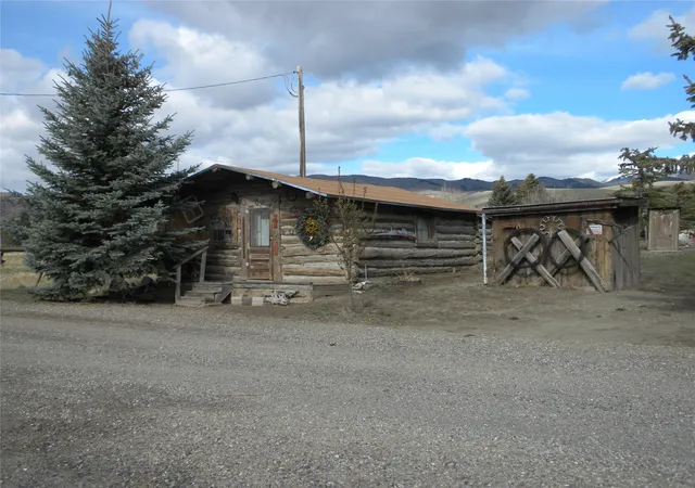 Photo 2 of Single family home for sale at 4 Blackman St, Silver Star, MT 59751 | MLS# 30080067 | Listing updated on 2026-10-20