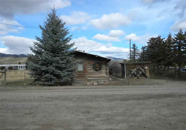Photo 4 of Single family home for sale at 4 Blackman St, Silver Star, MT 59751 | MLS# 30080067 | Listing updated on 2026-10-20