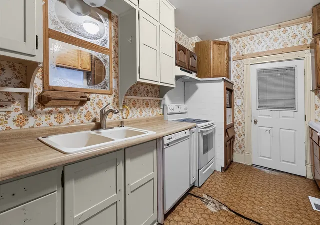 Photo 4 of Single family home for sale at 3222 5th Avenue N, Great Falls, MT 59401 | MLS# 30079885 | Listing updated on 2026-10-28