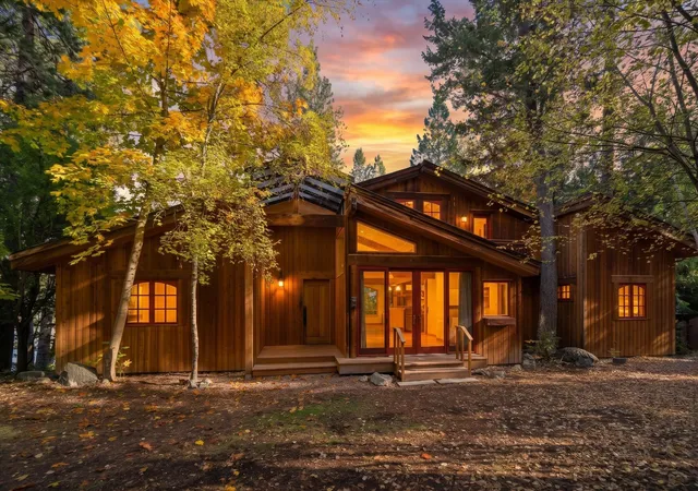 Photo 3 of Single family home for sale at 385 Lakeshore Dr, Lakeside, MT 59922 | MLS# 30080047 | Listing updated on 2026-10-21