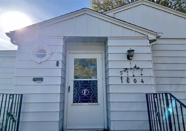 Photo 1 of Single family home for sale at 1604 1st Avenue S, Great Falls, MT 59401 | MLS# 30080098 | Listing updated on 2026-10-22