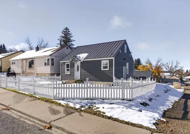 Photo 1 of Single family home for sale at 214 7th Avenue SE, Cut Bank, MT 59427 | MLS# 30080133 | Listing updated on 2026-10-21