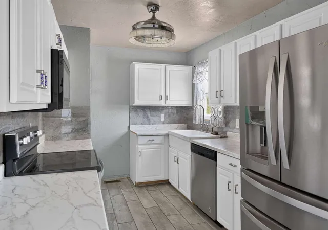 Photo 2 of Single family home for sale at 214 7th Avenue SE, Cut Bank, MT 59427 | MLS# 30080133 | Listing updated on 2026-10-21