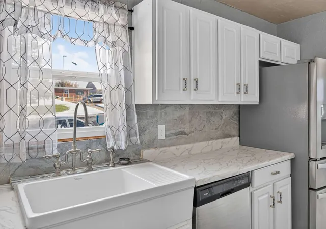 Photo 3 of Single family home for sale at 214 7th Avenue SE, Cut Bank, MT 59427 | MLS# 30080133 | Listing updated on 2026-10-21