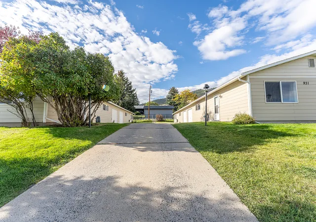 Photo 1 of Multi family home for sale at 925 And 927 Cannon St, Helena, MT 59601 | MLS# 30080135 | Listing updated on 2026-10-22