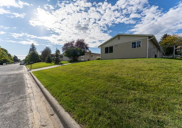 Photo 1 of House for sale at 925 And 927 Cannon St, Helena, MT 59601 | MLS# 30080135 | Listing updated on 2026-10-22