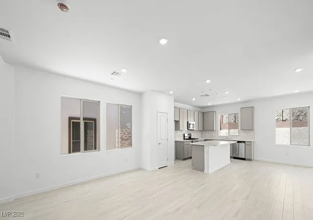 Photo 3 of Single family home for sale at 66 Via Montoro, Henderson, NV 89015 | MLS# 2687159 | Listing updated on 2026-09-27