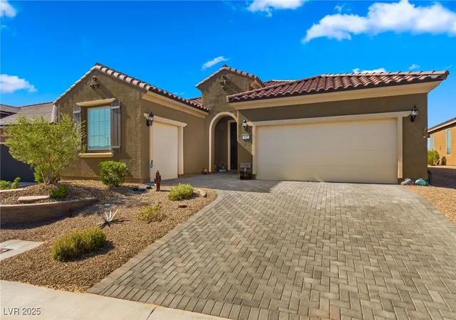 Photo 3 of Sale Pending at 977 Majestic View, Mesquite, NV 89034 | MLS# 2688006 | Listing updated on 2026-09-26