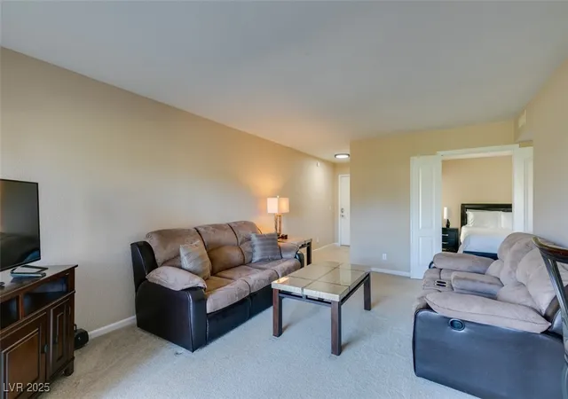 Listing Photo 5 - Condo for sale in building located at 668 Oakmont Ave, Las Vegas, NV 89109 - Unit #1715