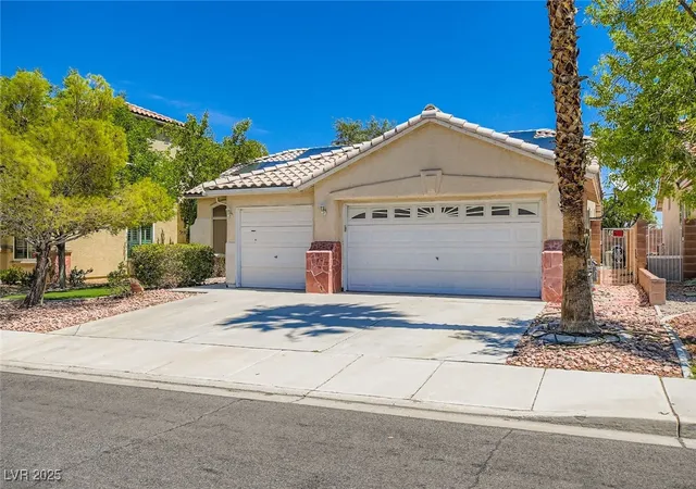 Photo 2 of Sale Pending at 848 Sandhill Sage St, Henderson, NV 89052 | MLS# 2702420 | Listing updated on 2026-09-07