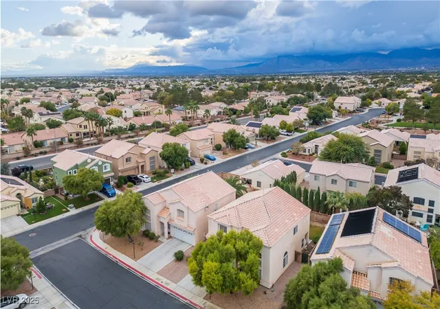 Photo 2 of Single family home for sale at 7633 Rainbow Cove Dr, Las Vegas, NV 89131 | MLS# 2715076 | Listing updated on 2026-09-09