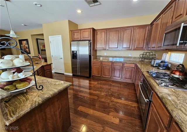 Photo 3 of Sale Pending at 11329 Hedgemont Ave, Las Vegas, NV 89138 | MLS# 2718615 | Listing updated on 2026-10-01