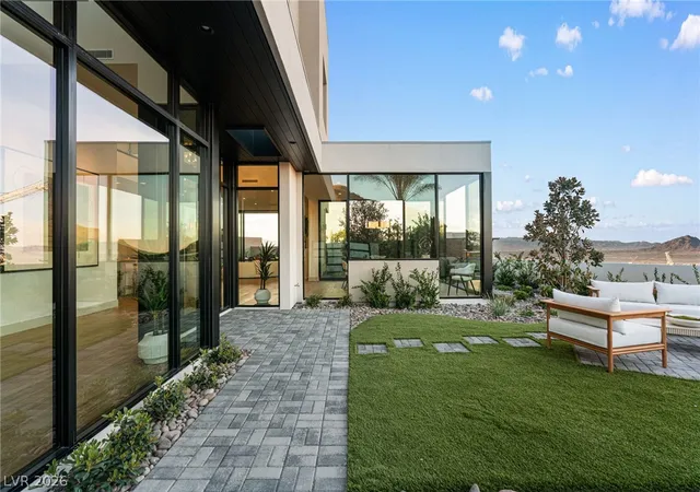 Photo 2 of Single family home for sale at 521 Overlook Rim Dr, Henderson, NV 89012 | MLS# 2722471 | Listing updated on 2026-09-09
