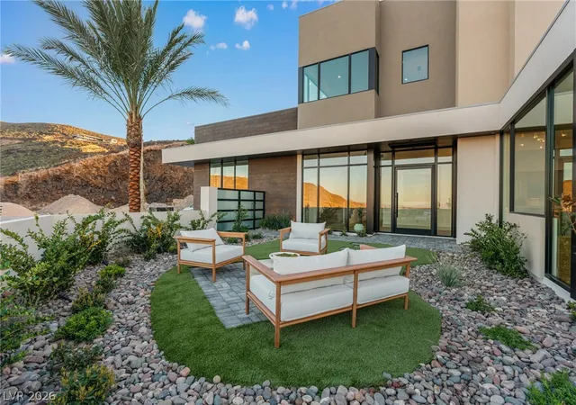 Photo 3 of Single family home for sale at 521 Overlook Rim Dr, Henderson, NV 89012 | MLS# 2722471 | Listing updated on 2026-09-09