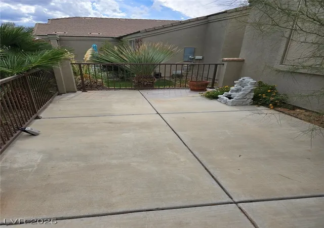 Photo 3 of Townhouse for sale at 463 Hagens Aly, Mesquite, NV 89027 | MLS# 2729710 | Listing updated on 2026-09-08