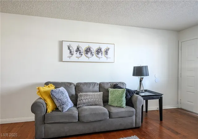 Listing Photo 5 - Condo for sale in building located at 1381 E University Ave, Las Vegas, NV 89119 - Unit #208