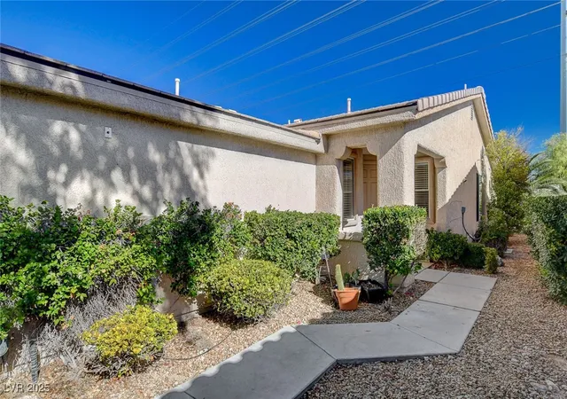 Photo 2 of Townhouse for sale at 4534 Regalo Bello St, Las Vegas, NV 89135 | MLS# 2733155 | Listing updated on 2026-10-01