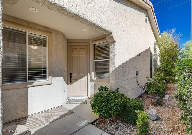 Photo 3 of Townhouse for sale at 4534 Regalo Bello St, Las Vegas, NV 89135 | MLS# 2733155 | Listing updated on 2026-10-01