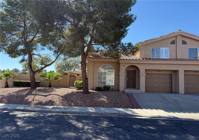 Photo 1 of Sale Pending at 2823 Shannon Cove Dr, Henderson, NV 89074 | MLS# 2733284 | Listing updated on 2026-09-09