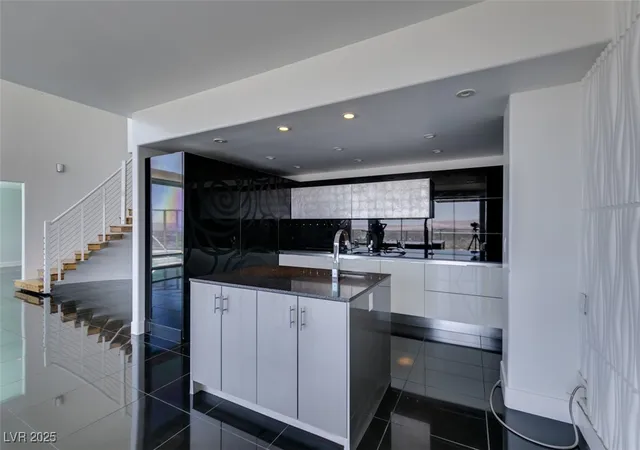 Photo 4 of Condo for sale at 3111 Bel Air Dr #28D, Las Vegas, NV 89109 | MLS# 2735722 | Listing updated on 2026-09-03