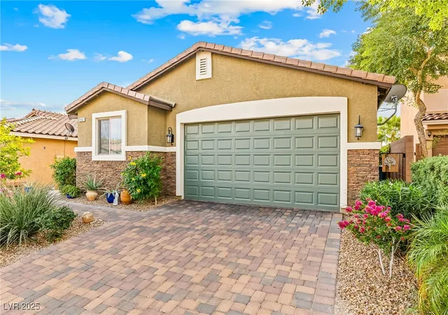 Photo 1 of Single family home for sale at 2061 Alki Beach Ave, Laughlin, NV 89029 | MLS# 2735847 | Listing updated on 2026-09-04