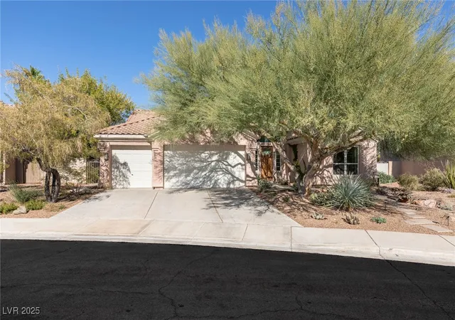 Photo 2 of Single family home for sale at 264 Chestnut Ridge Cir, Henderson, NV 89012 | MLS# 2737455 | Listing updated on 2026-09-09