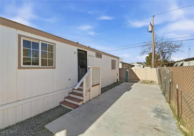 Photo 3 of Manufactured home for sale at 280 W Ferndell St, Pahrump, NV 89048 | MLS# 2740986 | Listing updated on 2026-09-04