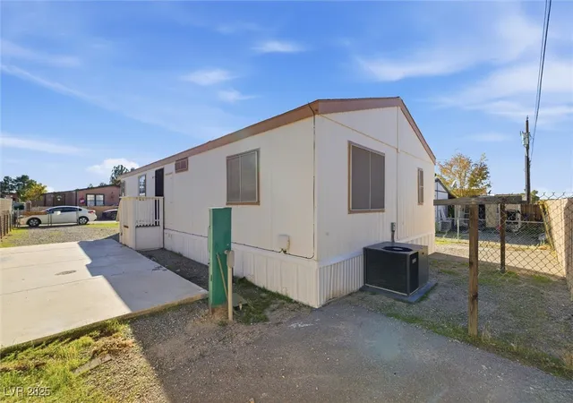 Photo 4 of Manufactured home for sale at 280 W Ferndell St, Pahrump, NV 89048 | MLS# 2740986 | Listing updated on 2026-09-04