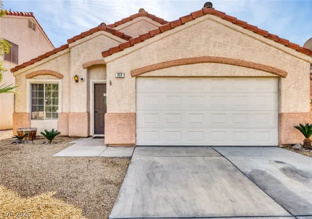 Photo 4 of Single family home for sale at 717 Moonlight Mesa Dr, Henderson, NV 89011 | MLS# 2742094 | Listing updated on 2026-09-30