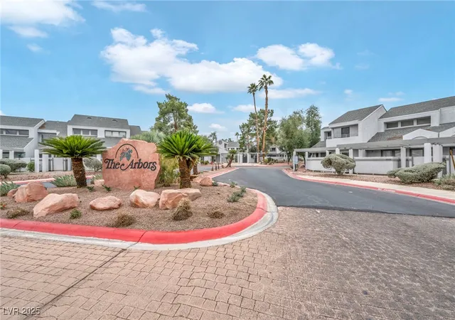 Photo 2 of Townhouse for sale at 5670 Vineyard Ln, Las Vegas, NV 89110 | MLS# 2743313 | Listing updated on 2026-09-22