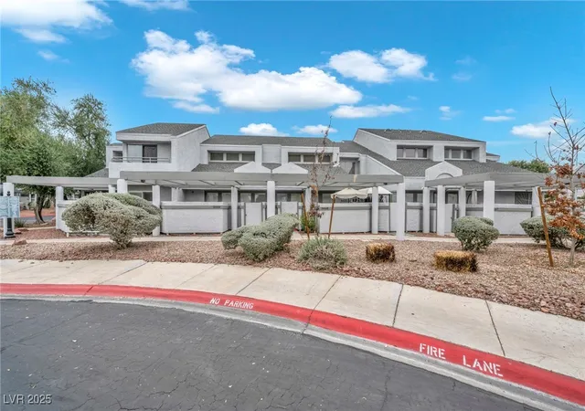 Listing Photo 4 - Condo for sale in building located at 5670 Vineyard Ln, Las Vegas, NV 89110