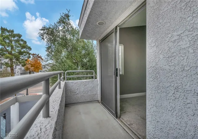 Listing Photo 5 - Condo for sale in building located at 5670 Vineyard Ln, Las Vegas, NV 89110