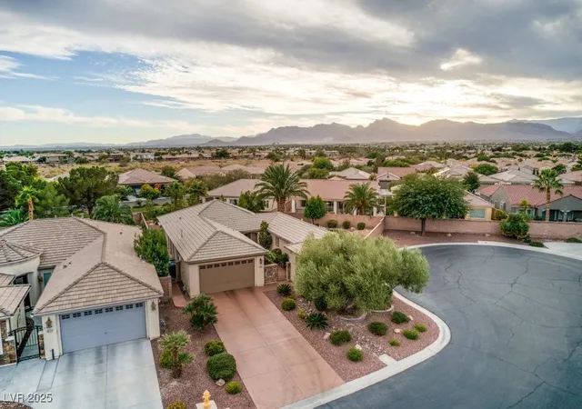 Photo 4 of Single family home for sale at 8633 Kennedy Hts Ct, Las Vegas, NV 89131 | MLS# 2744213 | Listing updated on 2026-09-12