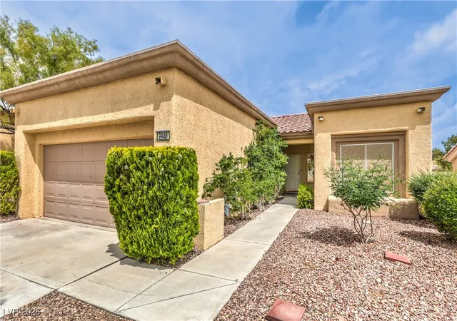 Photo 3 of Townhouse for sale at 9948 Bundella Dr, Las Vegas, NV 89134 | MLS# 2743673 | Listing updated on 2026-10-05