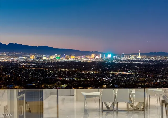 Photo 2 of Mansion for sale at 667 Solitude Rock Ct, Henderson, NV 89012 | MLS# 2747780 | Listing updated on 2026-10-02