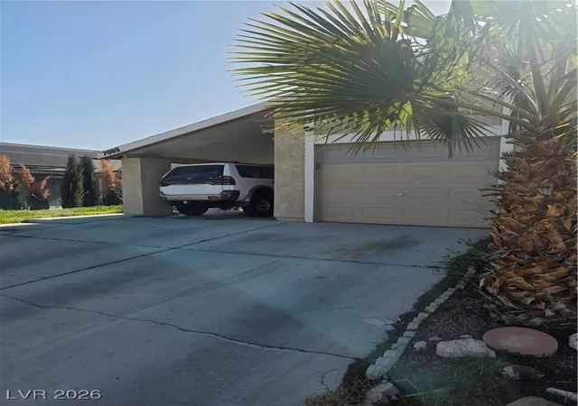 Photo 2 of Townhouse for sale at 7009 Mountain Meadow Ln, Las Vegas, NV 89147 | MLS# 2752164 | Listing updated on 2026-09-04
