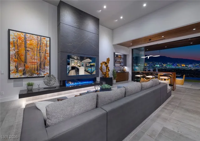 Photo 3 of Sale Pending at 525 Overlook Rim Dr, Henderson, NV 89012 | MLS# 2753338 | Listing updated on 2026-09-11