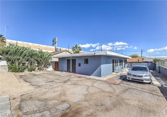 Photo 3 of Sale Pending at 326 N 16th Street, Las Vegas, NV 89101 | MLS# 2757588 | Listing updated on 2026-09-09