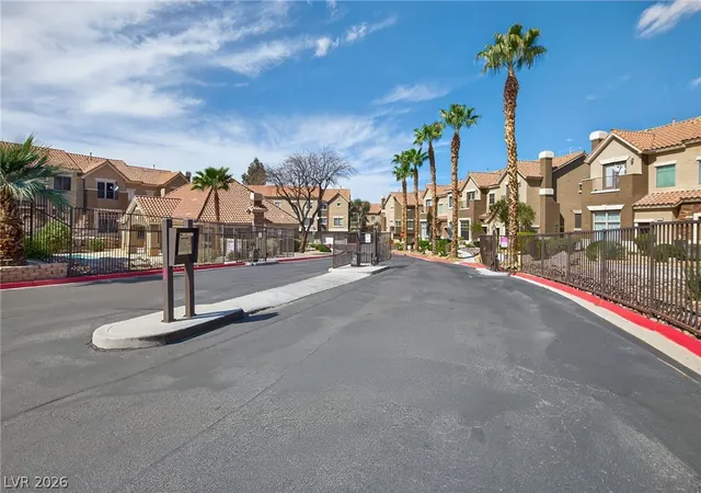 Photo 2 of Townhouse for sale at 2752 Fountain Vista Ln, Henderson, NV 89074 | MLS# 2762428 | Listing updated on 2026-09-12