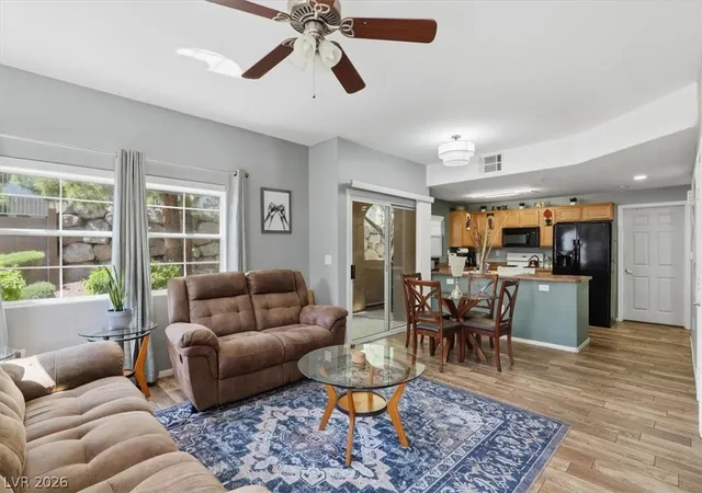 Listing Photo 4 - Condo for sale in building located at 3915 Legend Hls St, Las Vegas, NV 89129 - Unit #101