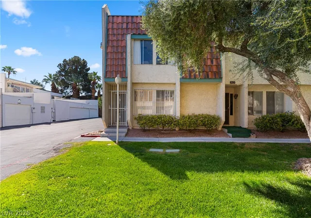 Photo 4 of Townhouse for sale at 3417 Townhouse Dr, Las Vegas, NV 89121 | MLS# 2764729 | Listing updated on 2026-09-08