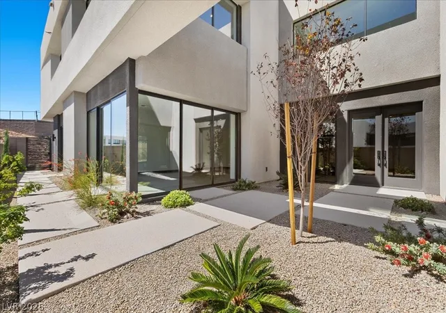 Photo 3 of Mansion for sale at 36 Rainbow Point Pl, Henderson, NV 89011 | MLS# 2760483 | Listing updated on 2026-09-05