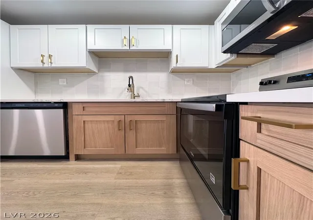 Photo 3 of Sale Pending at 4600 University Ctr Dr #93, Las Vegas, NV 89119 | MLS# 2769930 | Listing updated on 2026-09-13